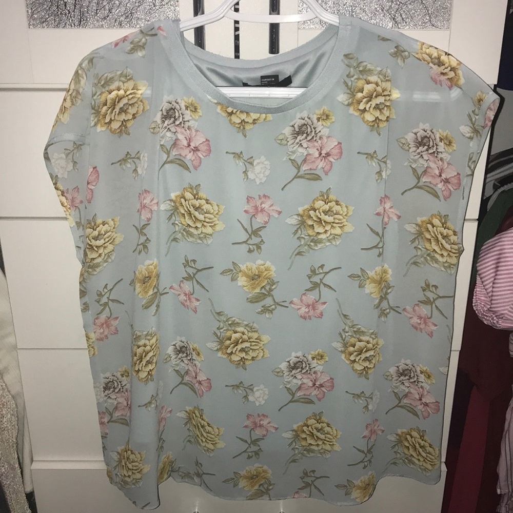 Blue floral top